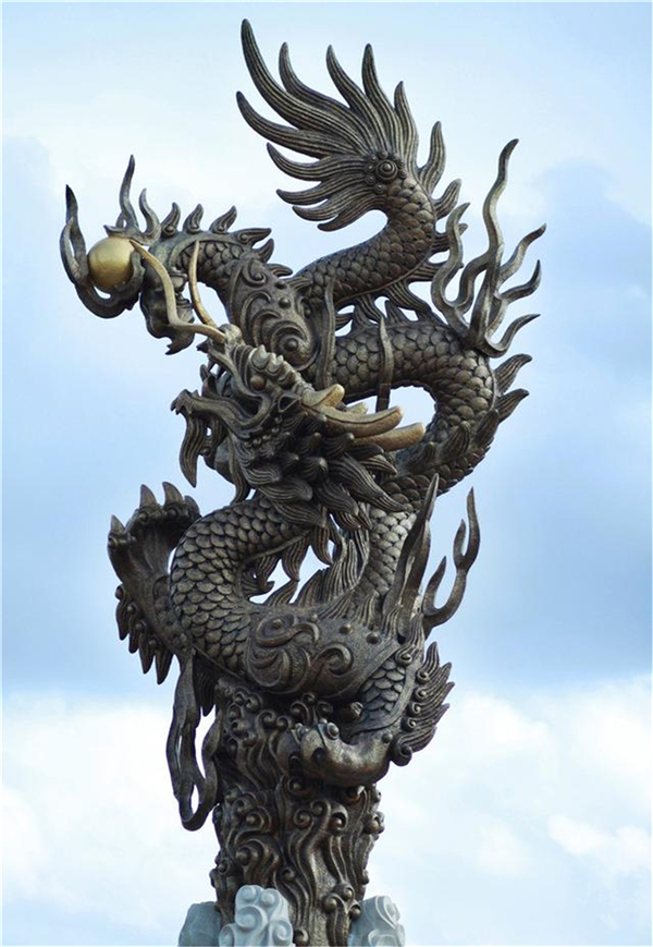 廣場(chǎng)銅龍雕塑.jpg